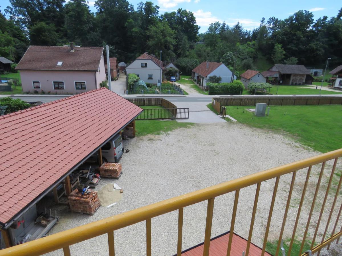 Mill House Apartment And Camping 柳托梅尔 外观 照片