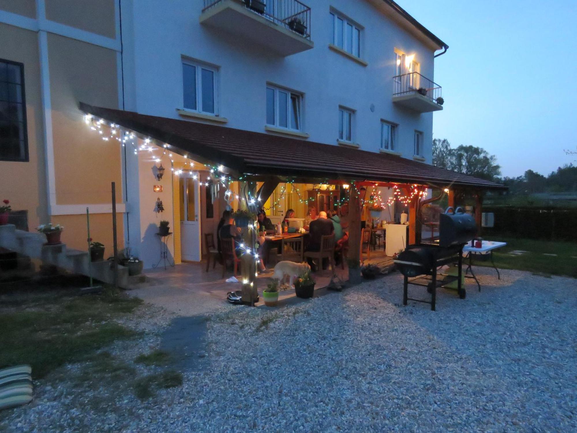 Mill House Apartment And Camping 柳托梅尔 外观 照片